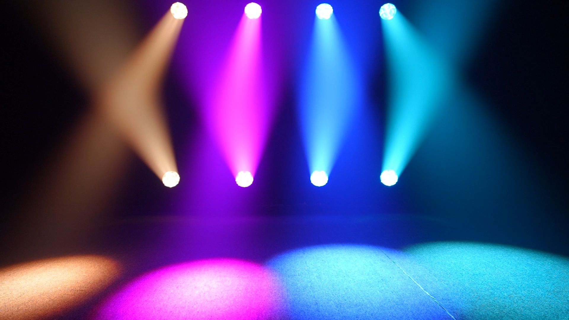 7*60w IP65 Waterproof Led Moving Head Stage Light Aura Effect Zoom Wash Moving Head Dj Light